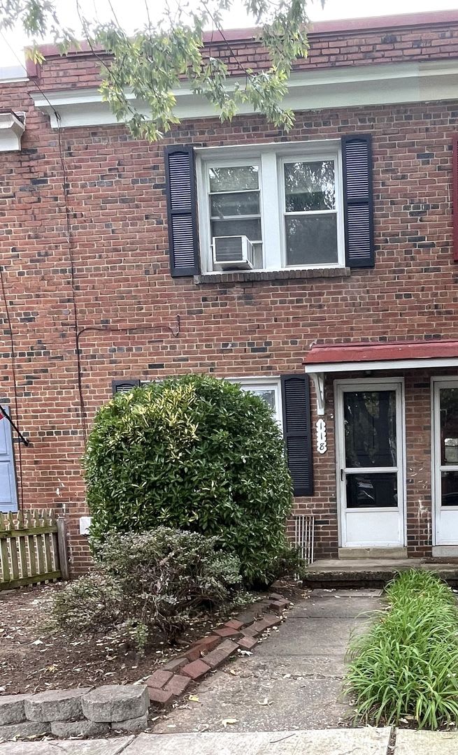 Alexandria/Old Town - 118 Baggett Place - $2,695.00