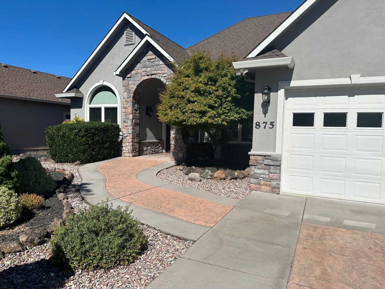 Located in the desirable Eagle Point Golf Course community, this 5 bedroom home offers both elegance and comfort.