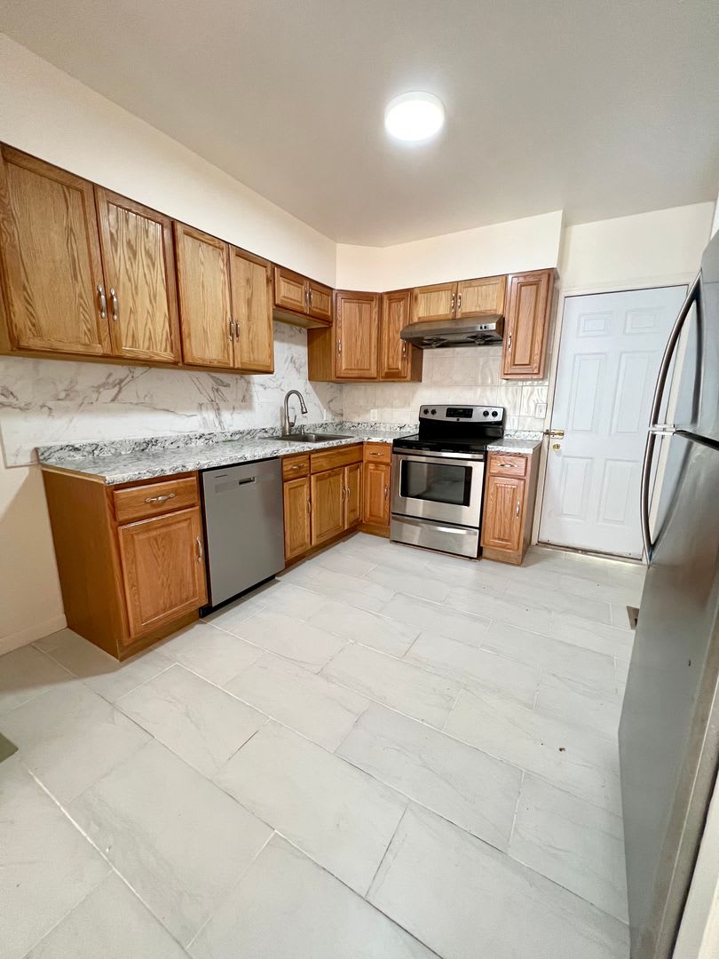 Stunning 3-Bedroom Townhouse Just Outside Fishtown! Available NOW!