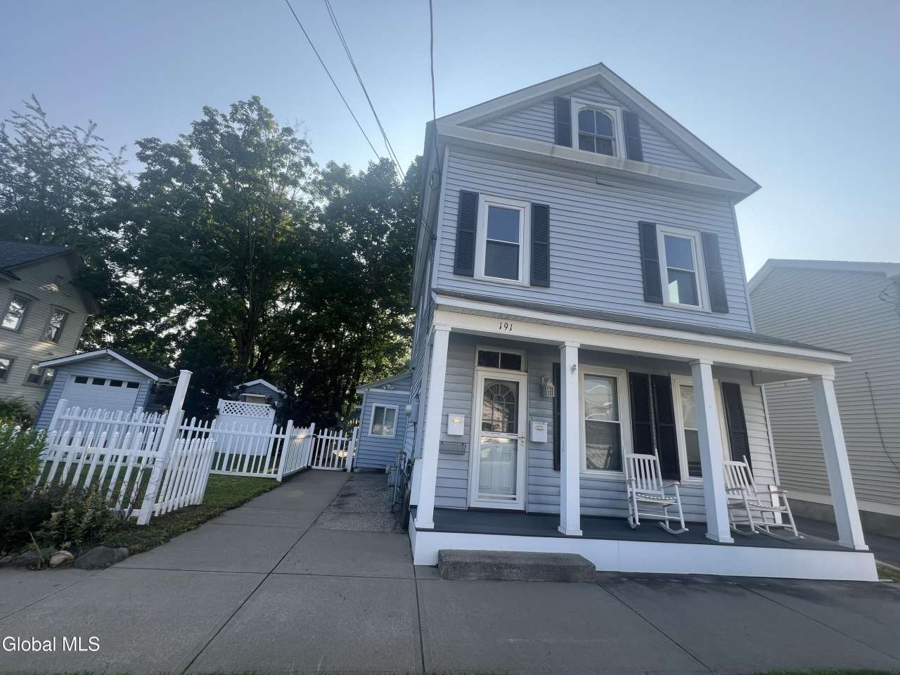 191 Elm Street unit: Top