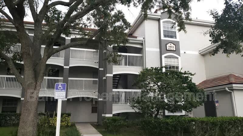 13803 Fairway Island Dr