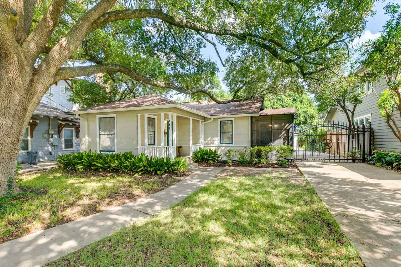 Charming Home in Alamo Heights ISD with Bonus Guest House
