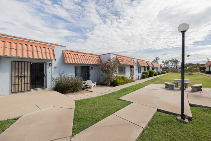 6822 North 35th Avenue