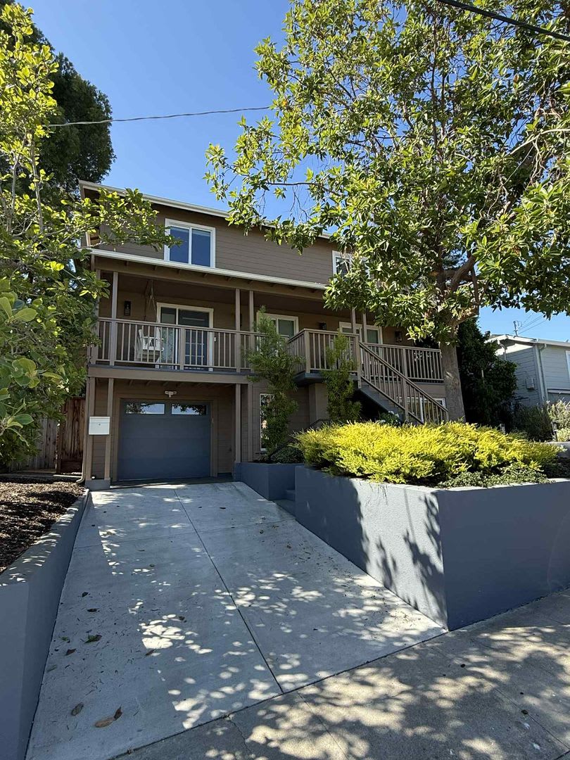 Modern 4-Bedroom Retreat in San Carlos – Remodeled, Spacious, Private Yard