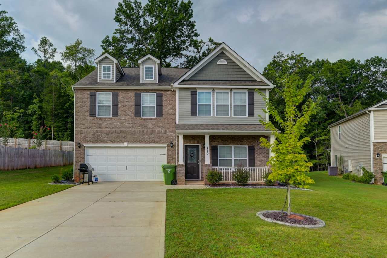 Spacious Modern Home for Rent in a Beautiful Community in Irmo.