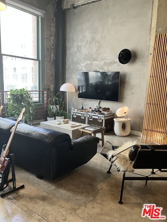 711 S Olive St unit: 511