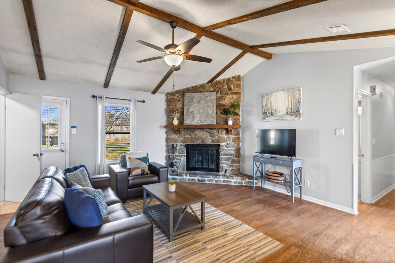 122 Pecan Valley Dr.