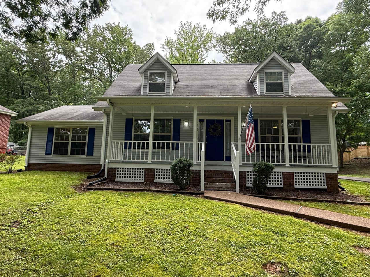 3 Bed 2 Bath Home near Luther Lake