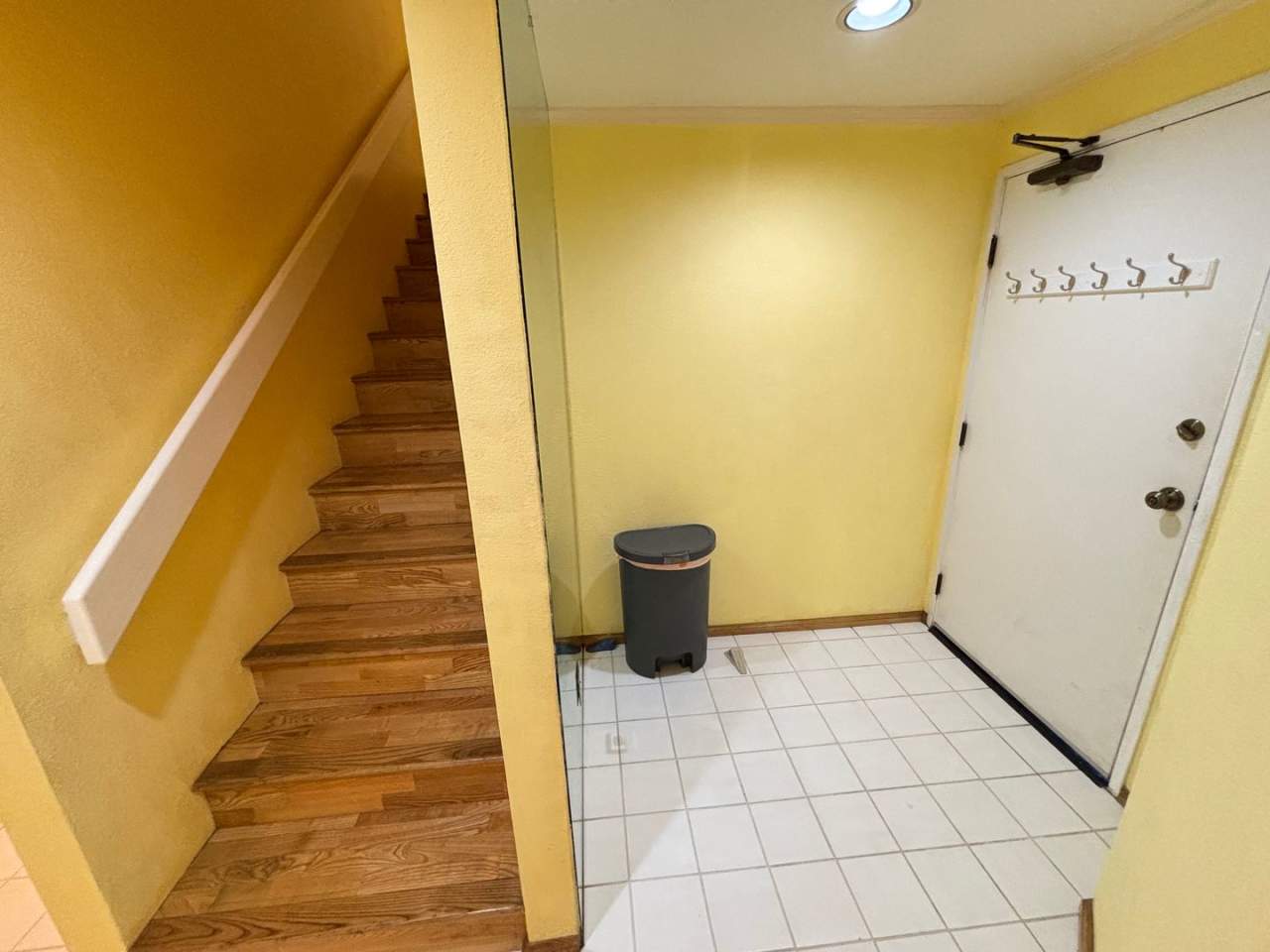 2 Bedroom 1.5 Bathroom 2 Parkings at Nuuanu Streamside Spacious Ground Floor Unit Available Now!