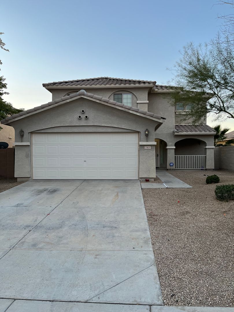 Beautiful Single-family unit with 4 bedrooms