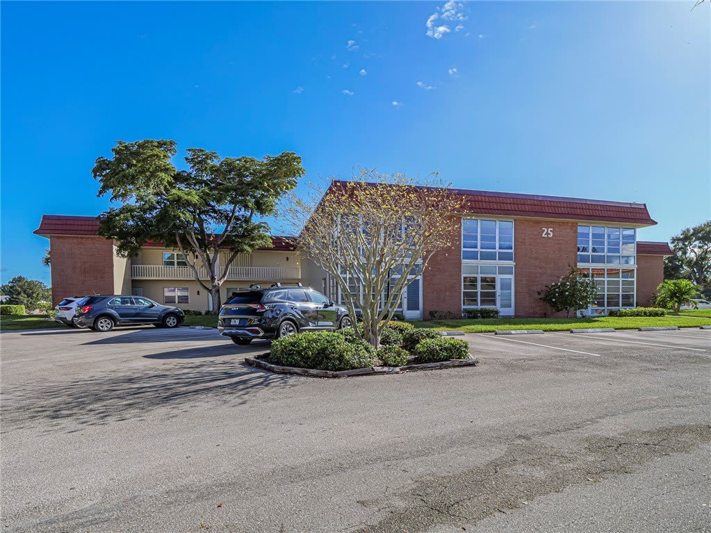 25 Pine Arbor Lane unit: 104