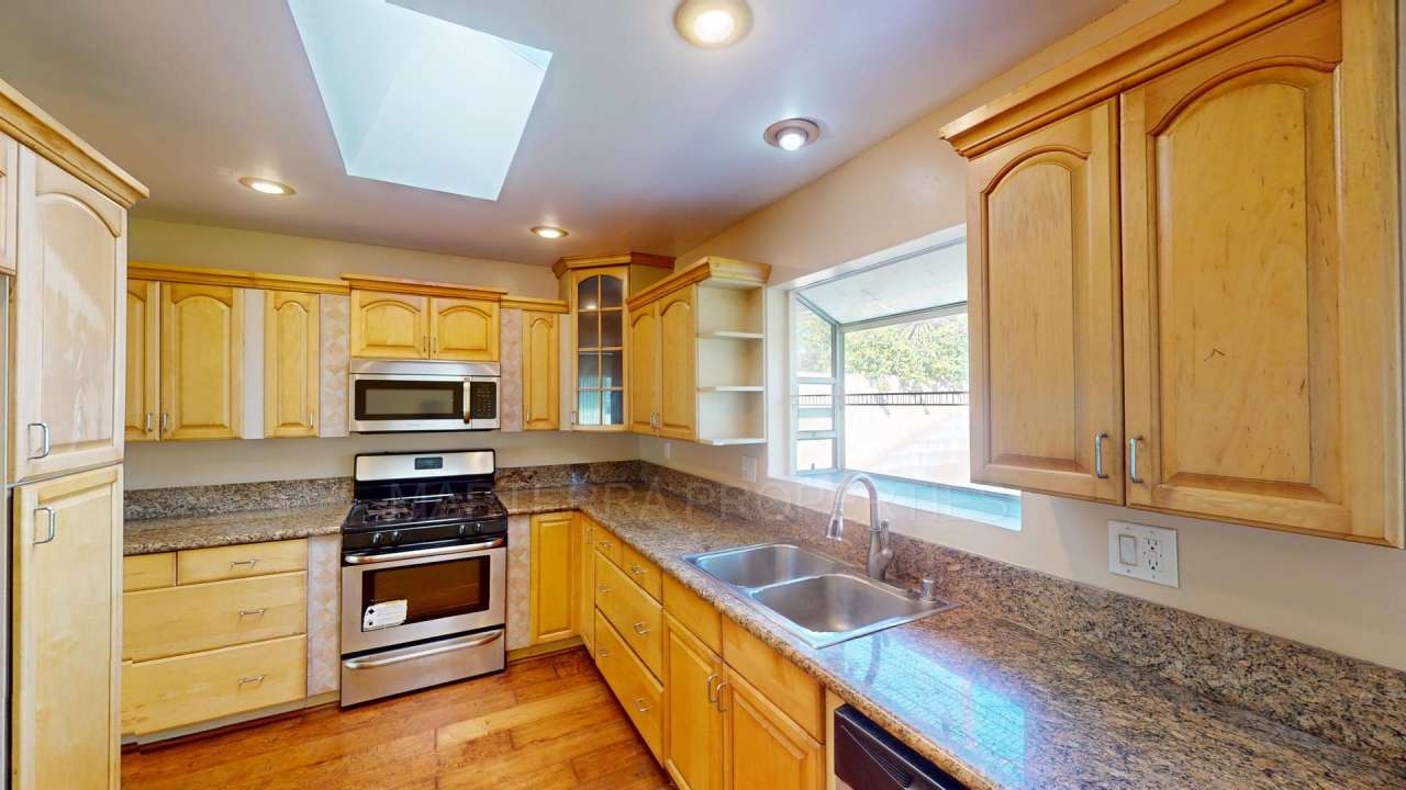 Remodeled 4 bedroom home in Huntington Beach
