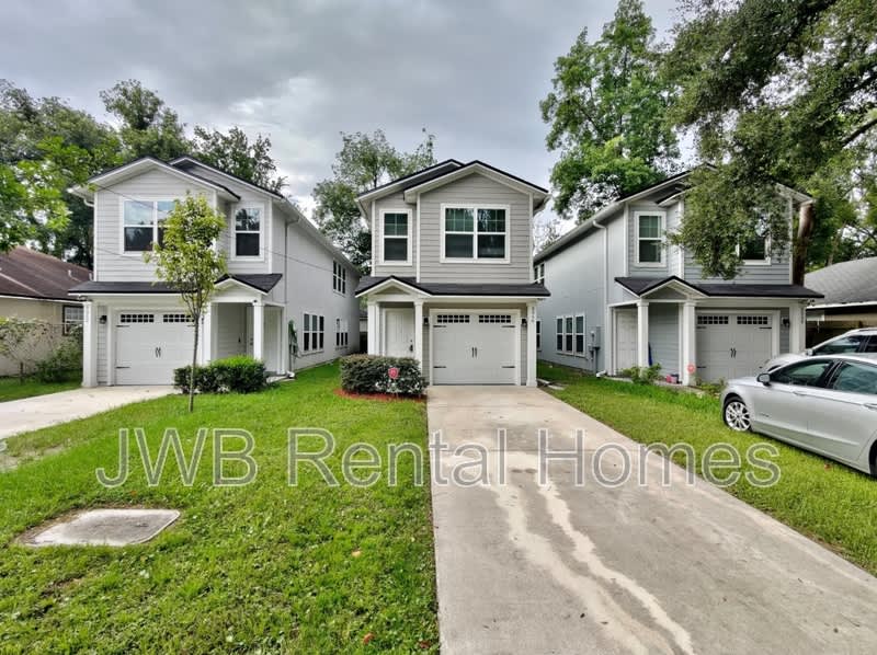8946 Dandy Ave