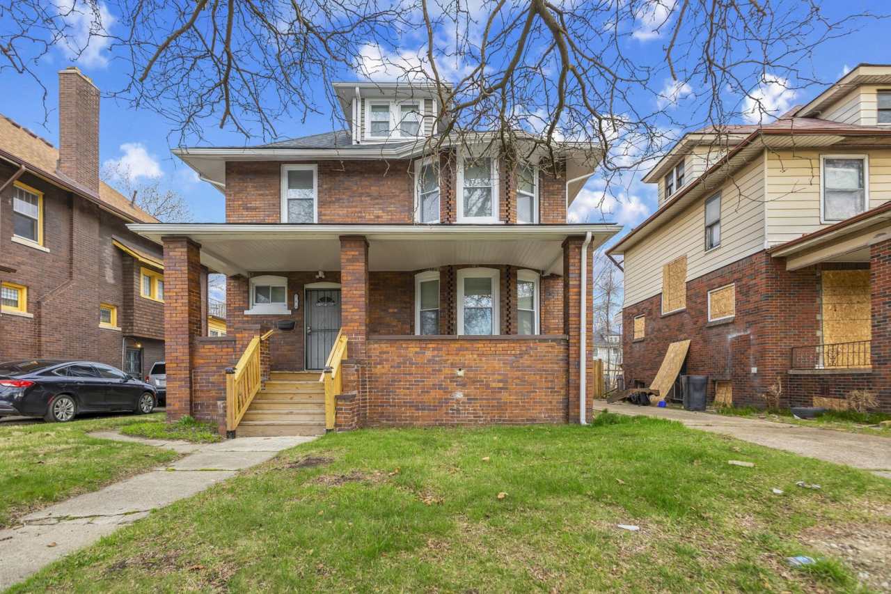 4 Bedroom, 2 Bathroom Home in Highland Park!