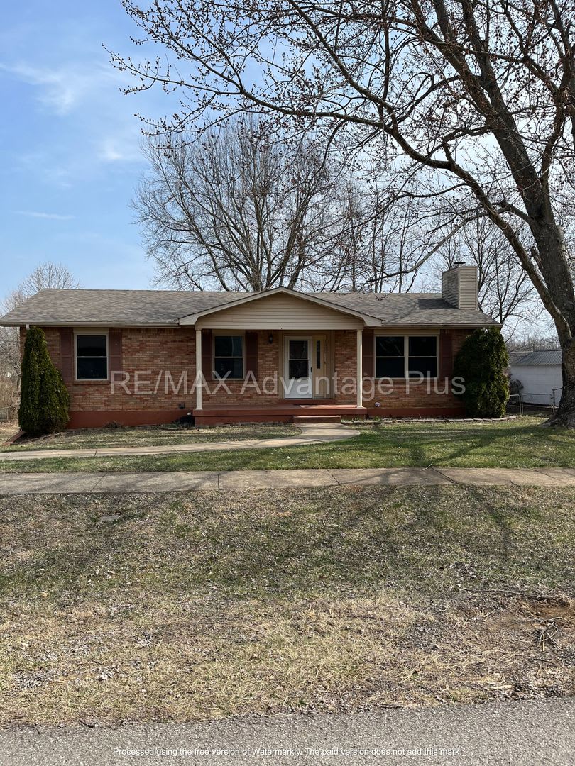 3006 S Woodland Drive