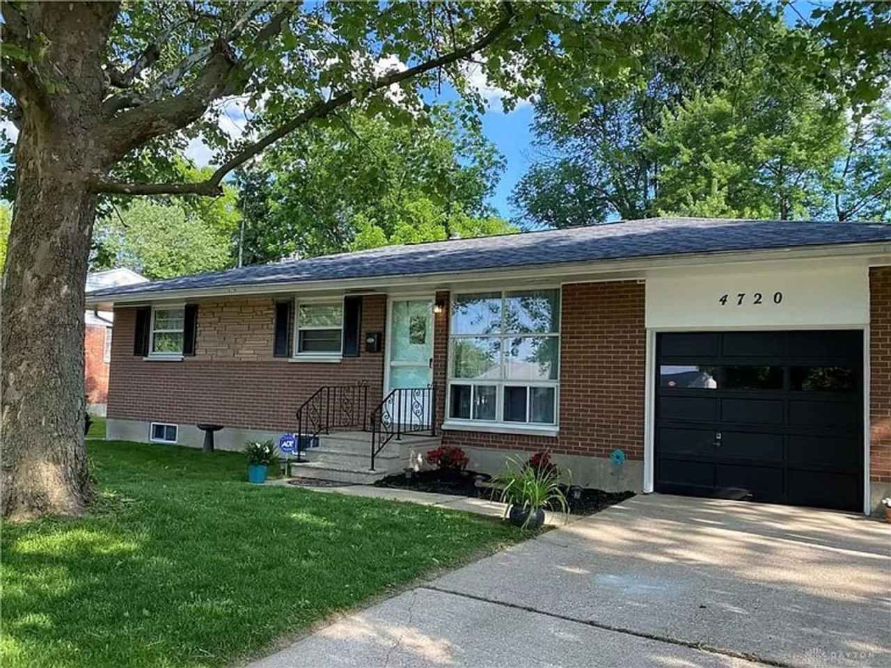 3 Bedroom home with fenced in backyard and central air