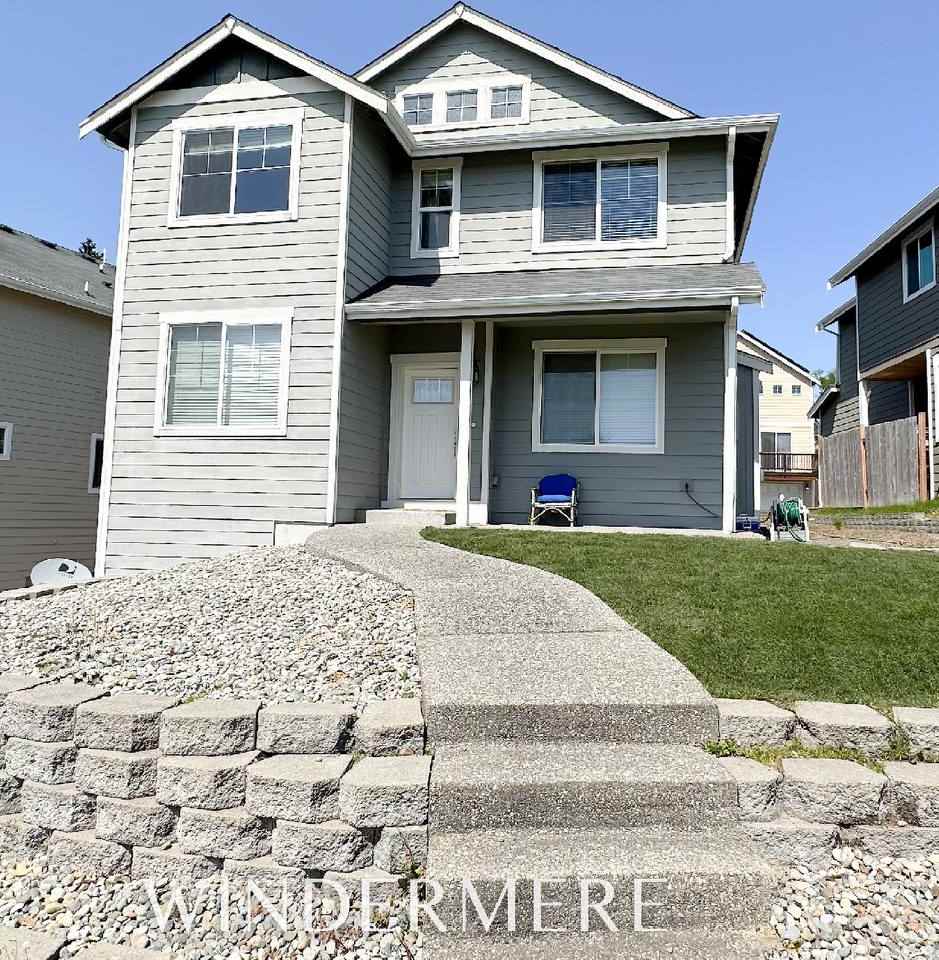 Bright and spacious, close to everything!