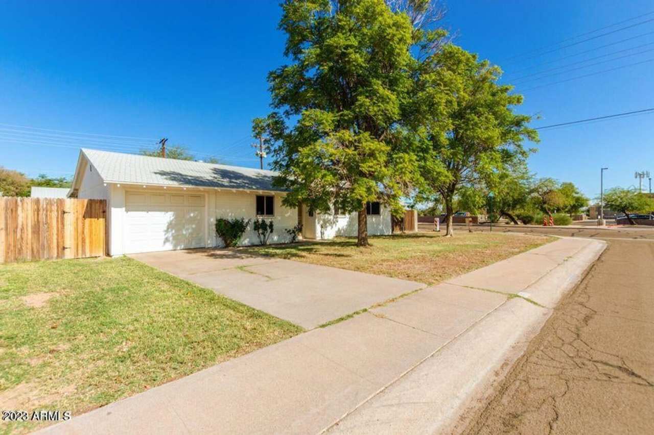 Nice 3 bedroom 2 bath home in Scottsdale!