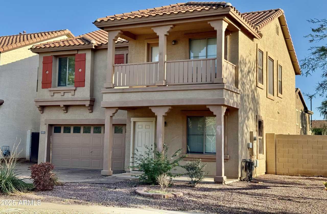 4531 E DEL RIO Street