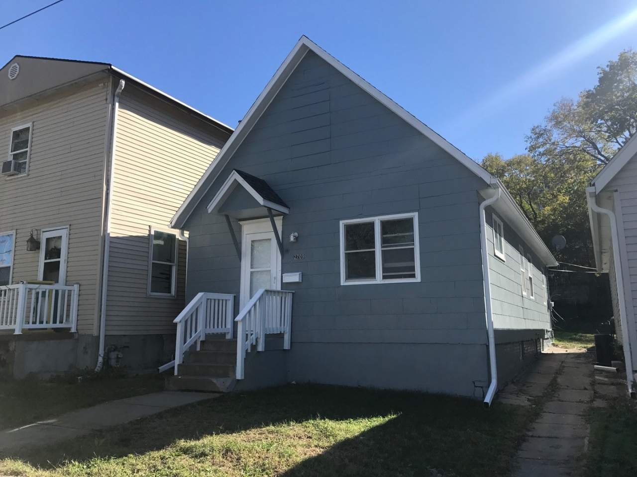 2BR Updated Midtown Home - Available Now!