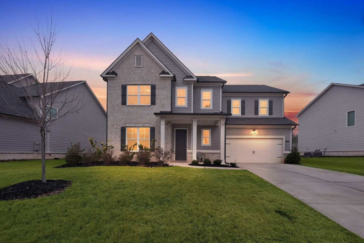 Stunning 5BR House in Cumming