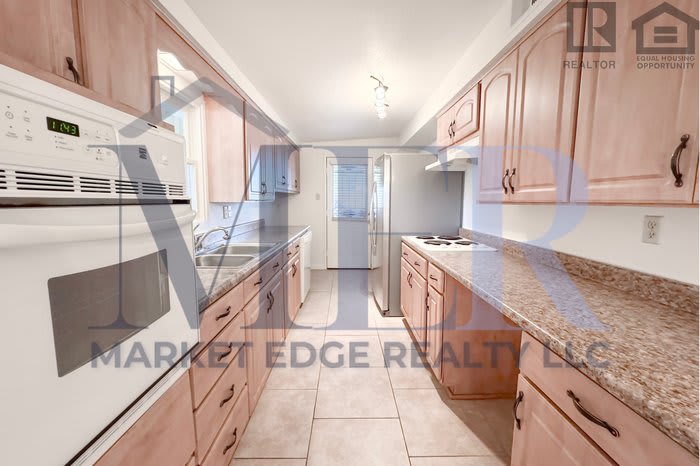 2820 North 71st Place