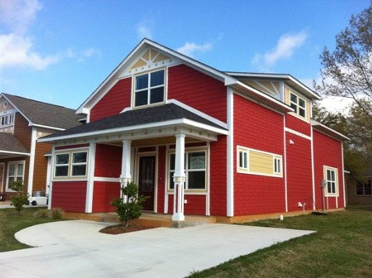 3 Bedroom 2 Bath Cottage Style Home with Large Den