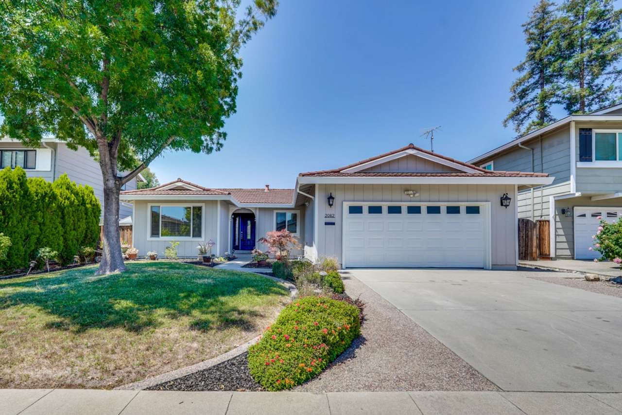 Excellent 3 bedroom, 2 Bath Home with Central A/C