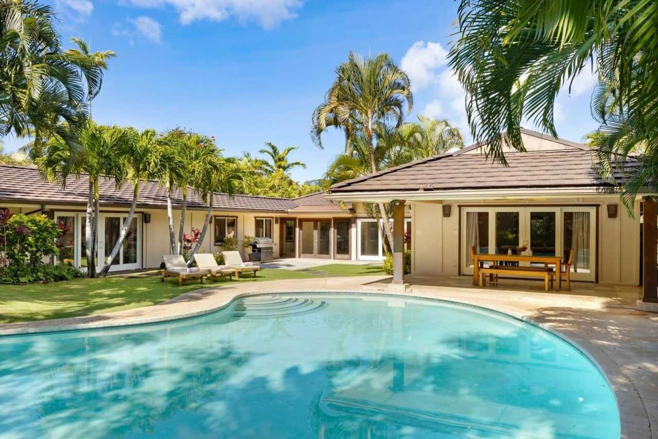 Modern Tropical Home w/Pool, Private Yard,  A/C. Kahala Breeze