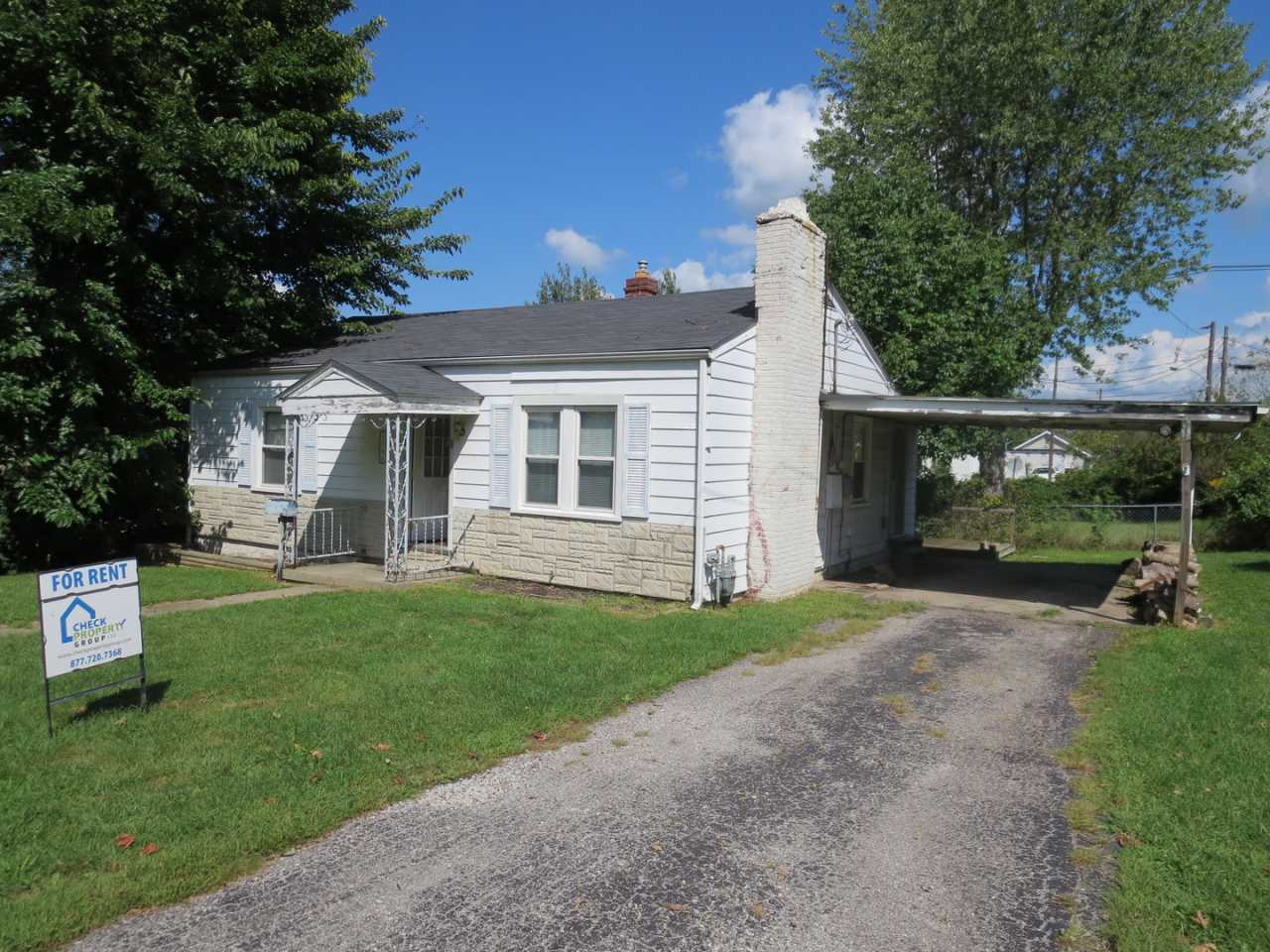 Cute as a button! Near Downtown Shelbyville