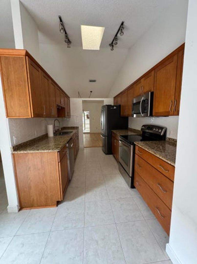 23261 Boca Club Colony Circle, Boca Raton, FL 33433