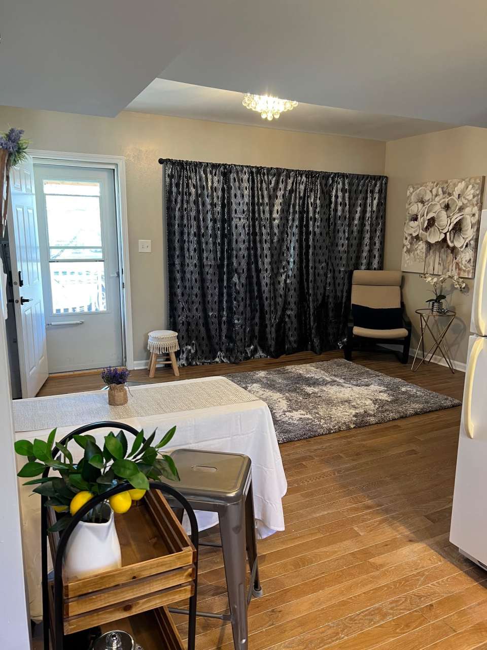 629 Clinton Street, 1