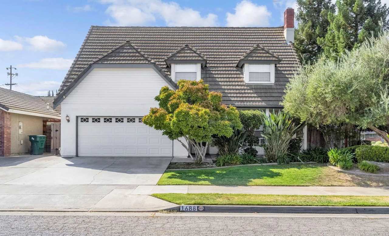 Beautiful 2 Story 5 BD 3 BA Home