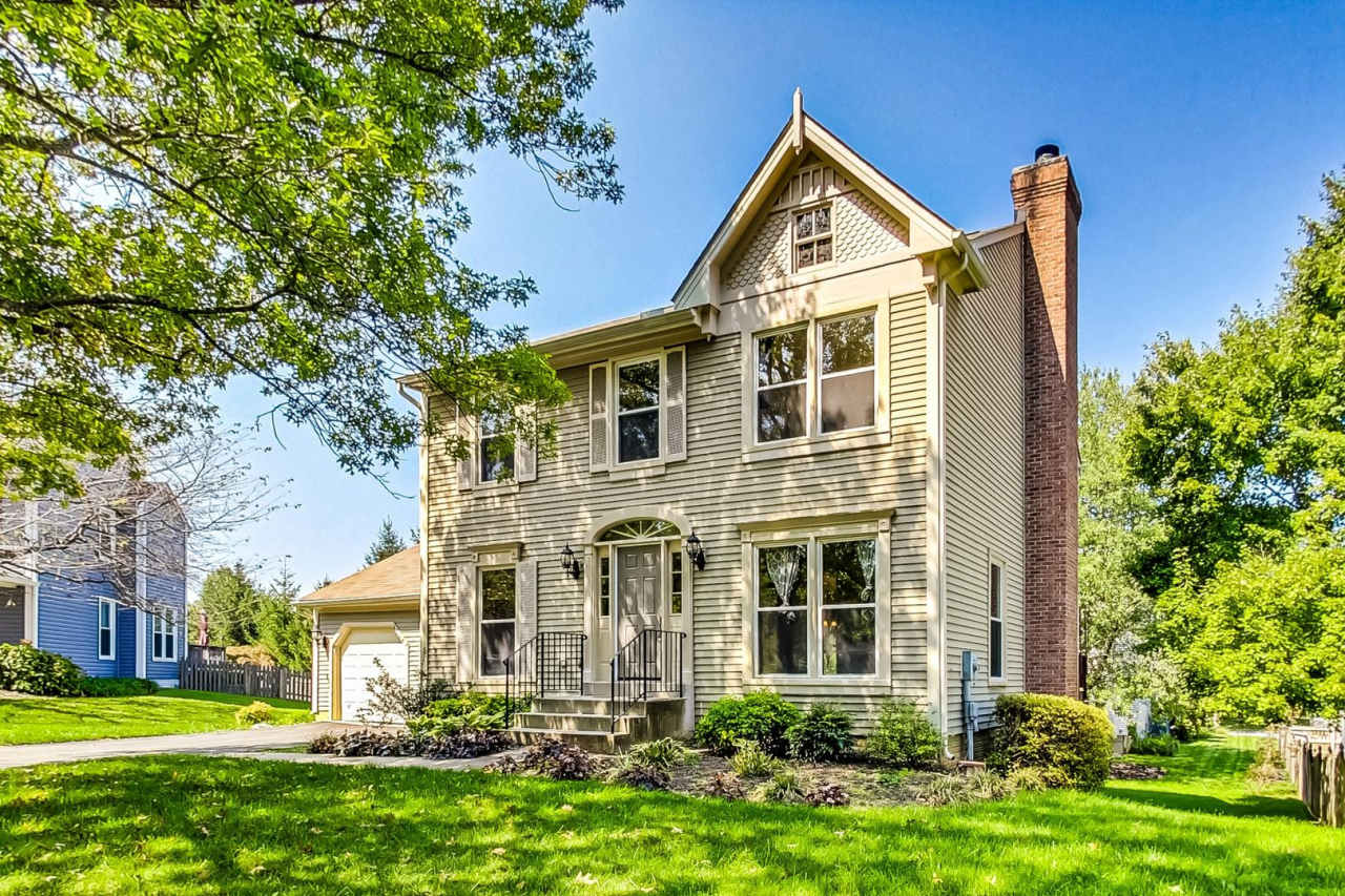 Cool on Cool Spring! Large SF 4 Bed + 2.5 BA