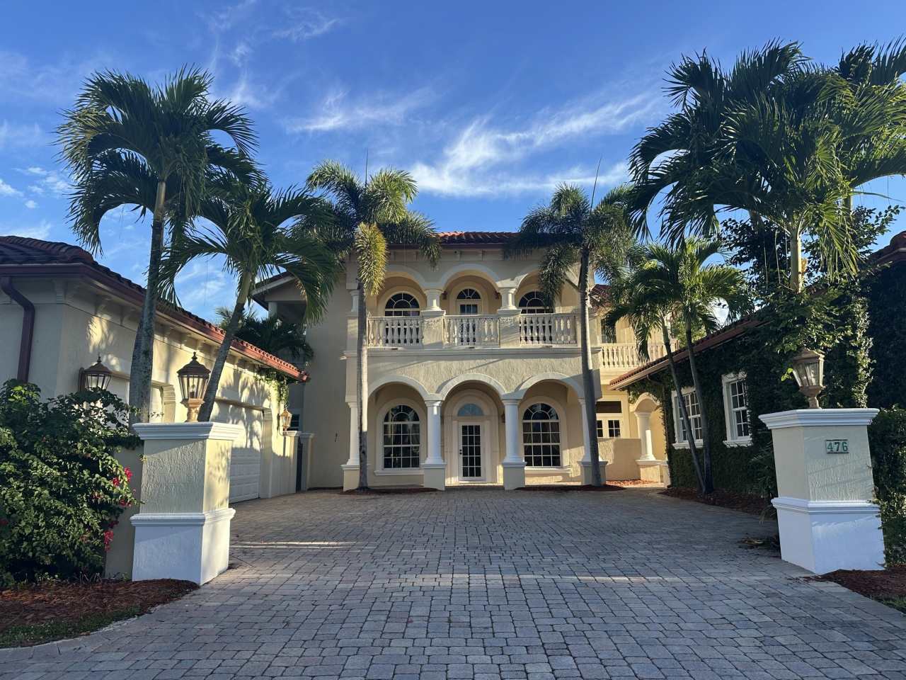 476 SW Squire Johns Lane