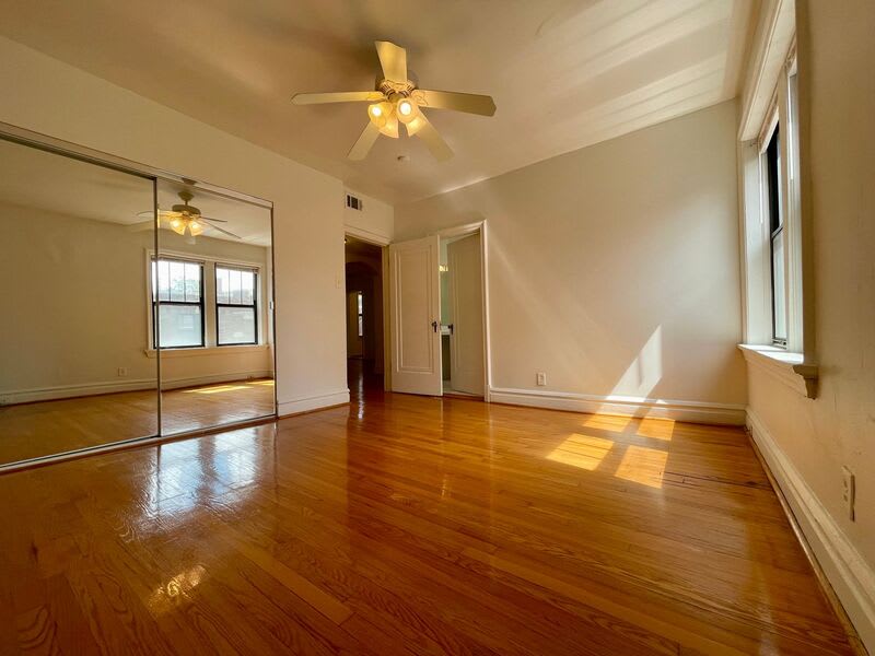 6238 Southwood Ave - 3S