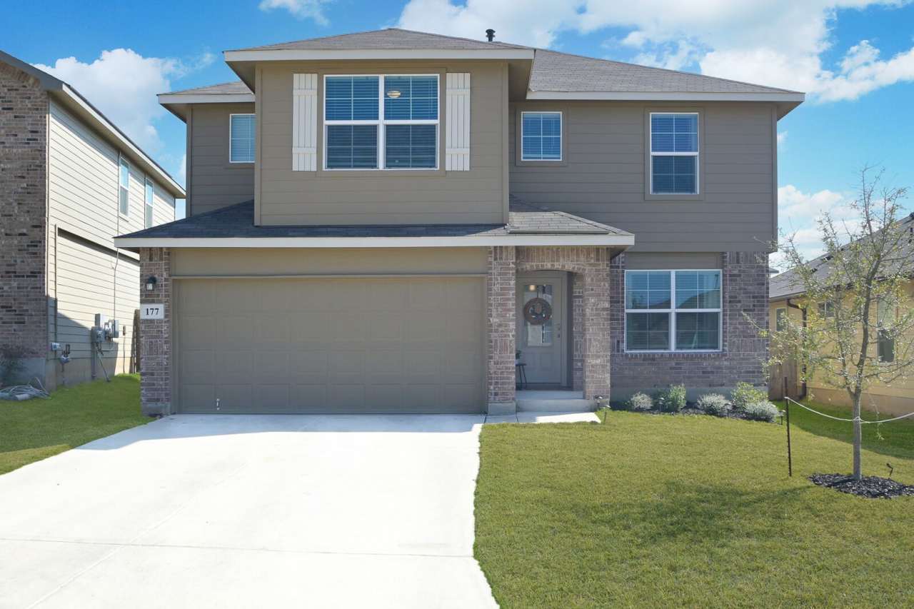 Beautiful 5 Bedroom Home!