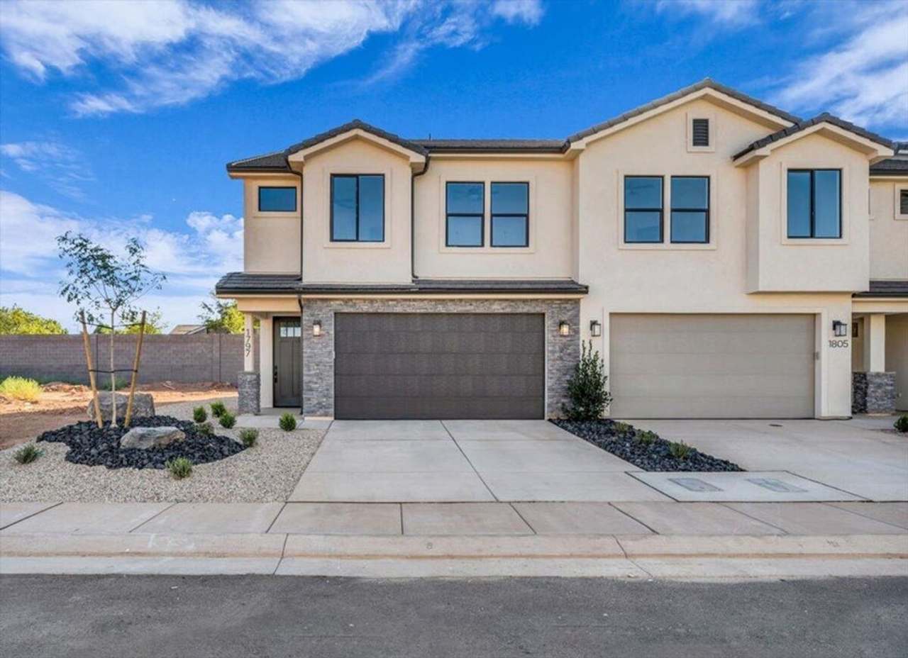 4 bedroom, 2.5 bathrooms Home!