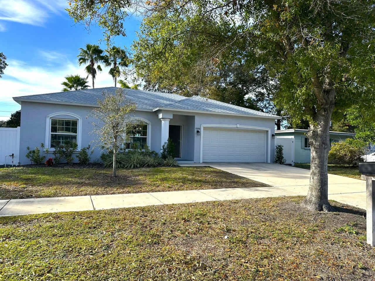 Newer Single Family Home 3-2-2 Seminole