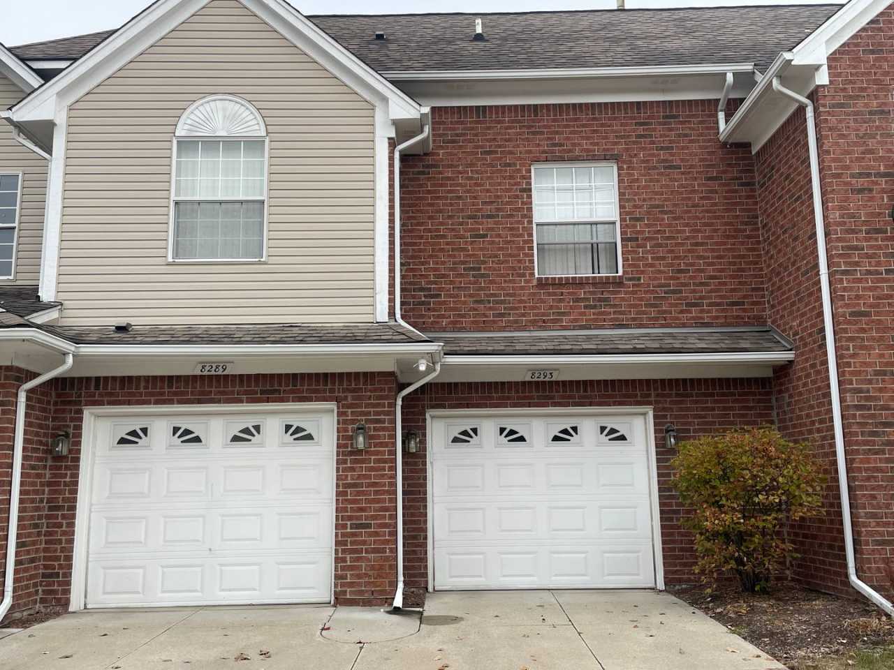 Shelby Twp 2-bedroom, 2-bath condo-style, private patio, 1st floor unit