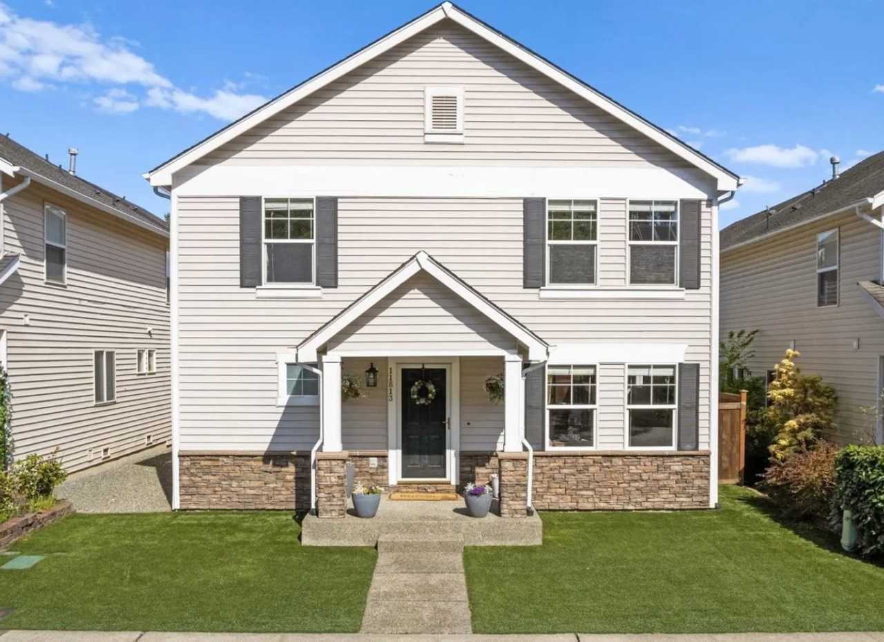 Welcome to this beautiful 3-bedroom, 2.5-bathroom home near Silver Lake