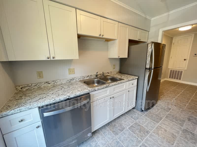 7123 Meadow Park Ave