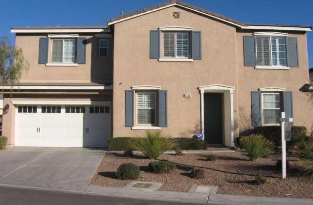 Beautiful, Spacious Four Bedroom + Loft Home in Gated Community!