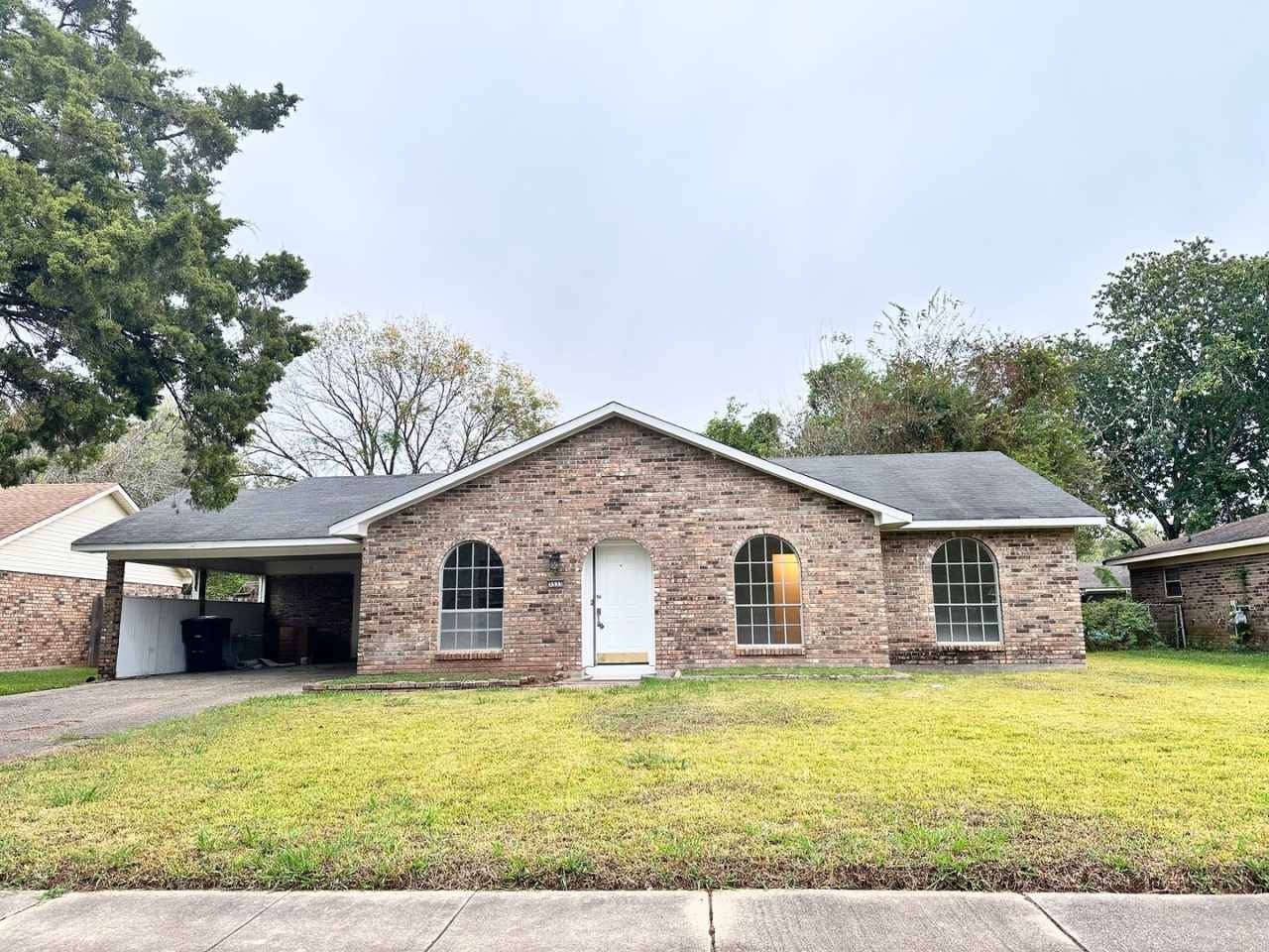 3 BEDROOM IN BELLAIRE SUBDIVISION!