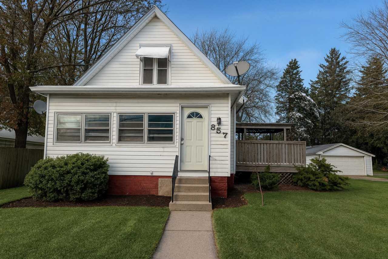 Check this Charming Single-Family Home in Galesburg!