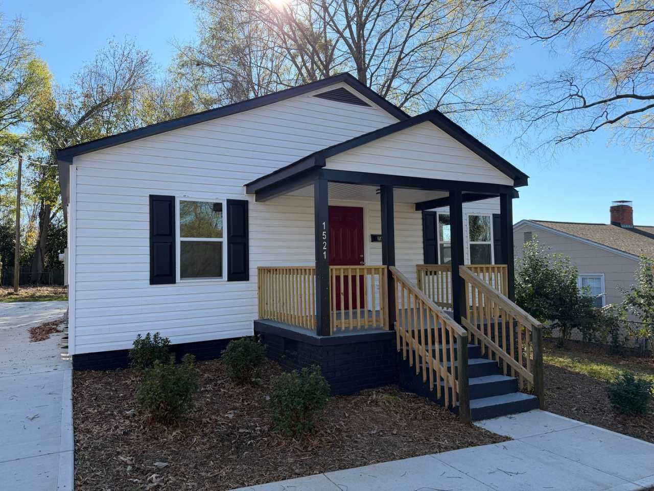 Beautifully Renovated 2 Bedroom Home!