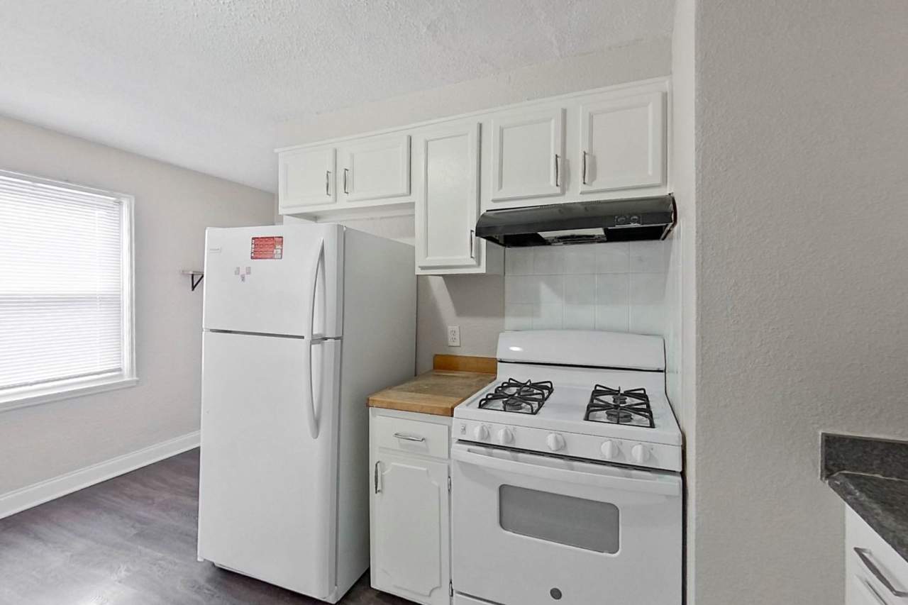 3/1 Single Family Home in Linden!