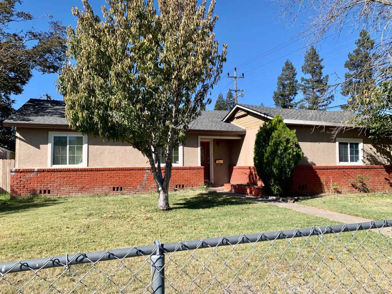 Cozy Three Bedroom, Two Bathroom Home with 2-Car Garage in S. Natomas