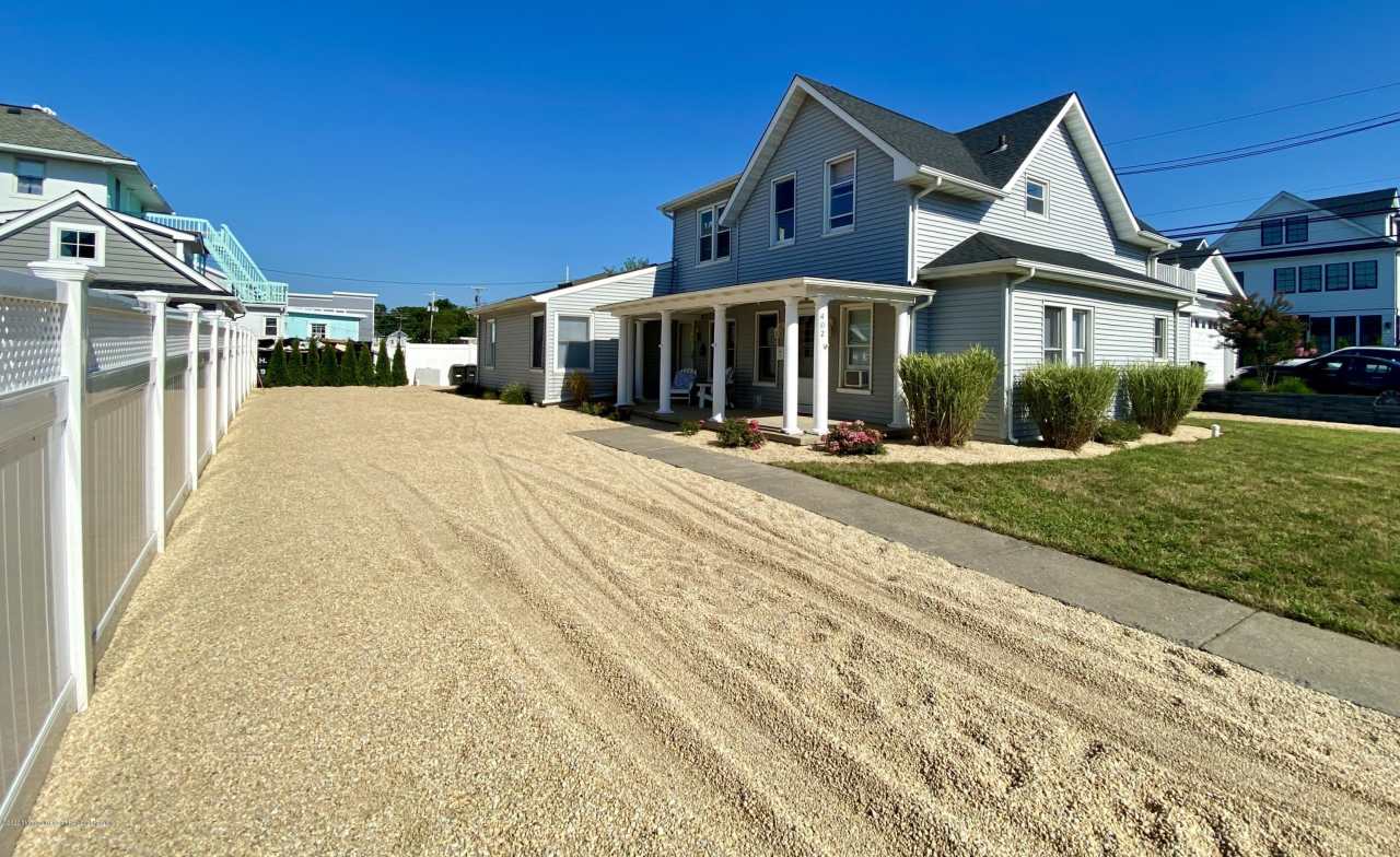 402 A Street unit: Downstairs