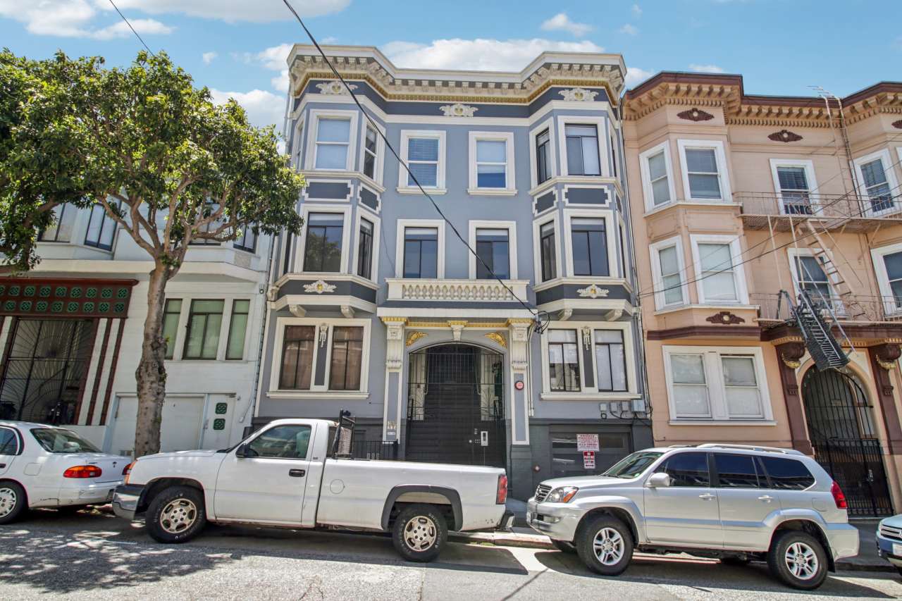 1633 Washington Street